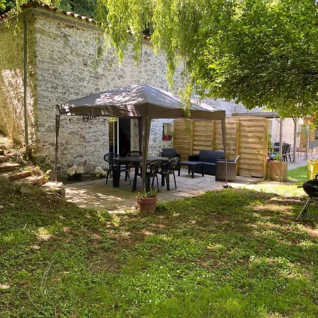 Holiday home Les Rives Du Lay Elbee *